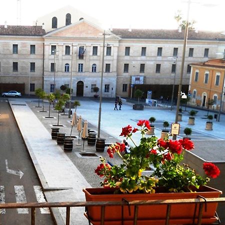 B&B Le Finestre Su Via Cavour Sássari Exterior foto