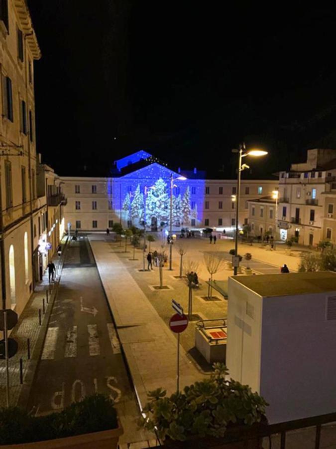 B&B Le Finestre Su Via Cavour Sássari Exterior foto
