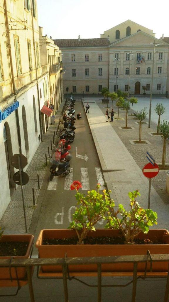 B&B Le Finestre Su Via Cavour Sássari Exterior foto
