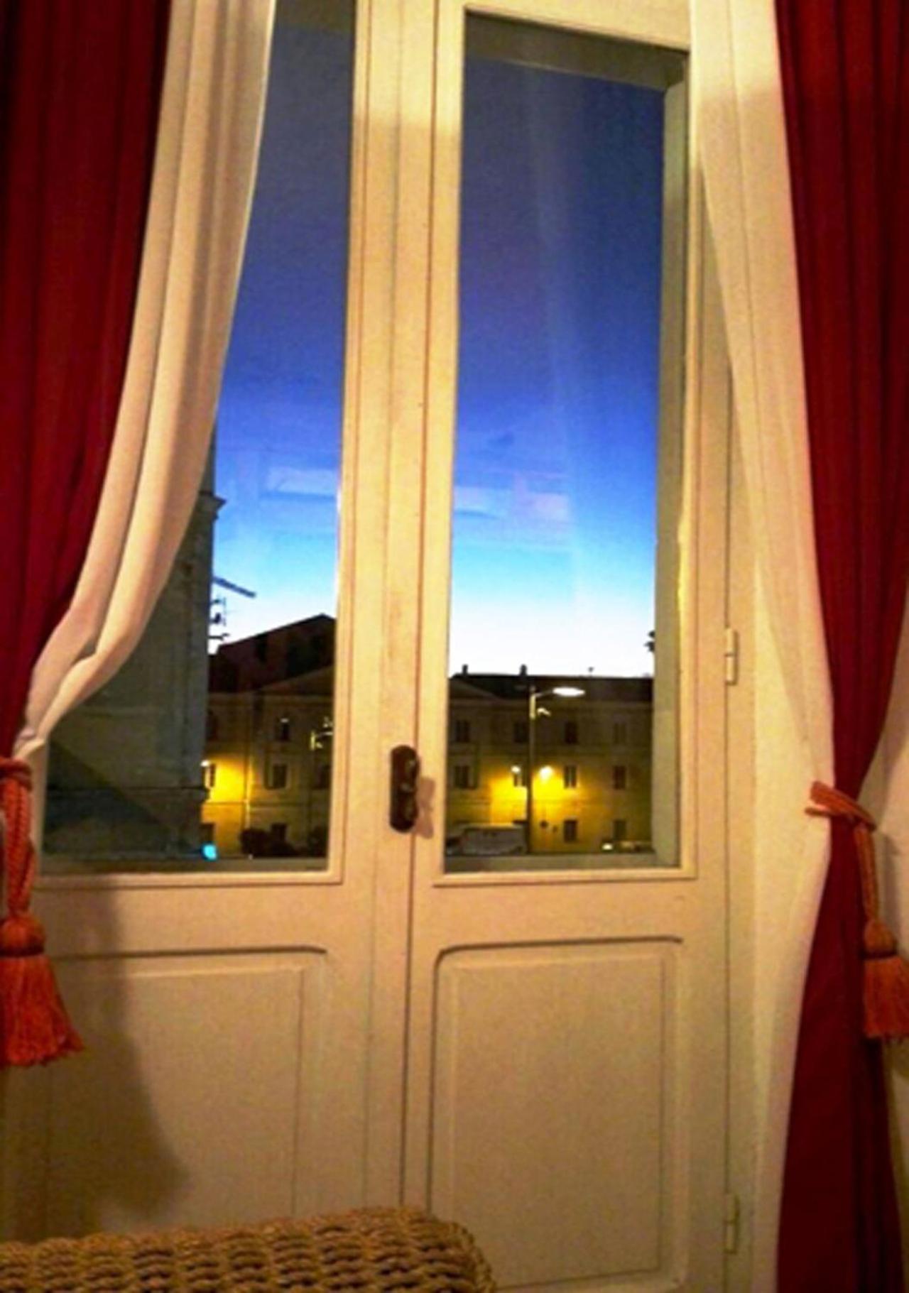 B&B Le Finestre Su Via Cavour Sássari Quarto foto